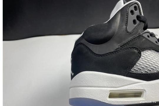 CT4838-011 Jordan CT4838-011 Air 5 “Oreo” 0722